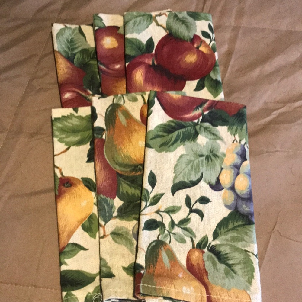 Set of 6 Fruit Patterned Fabric Napkins